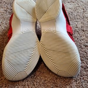 Boys Nike Lebron size 5 1/2